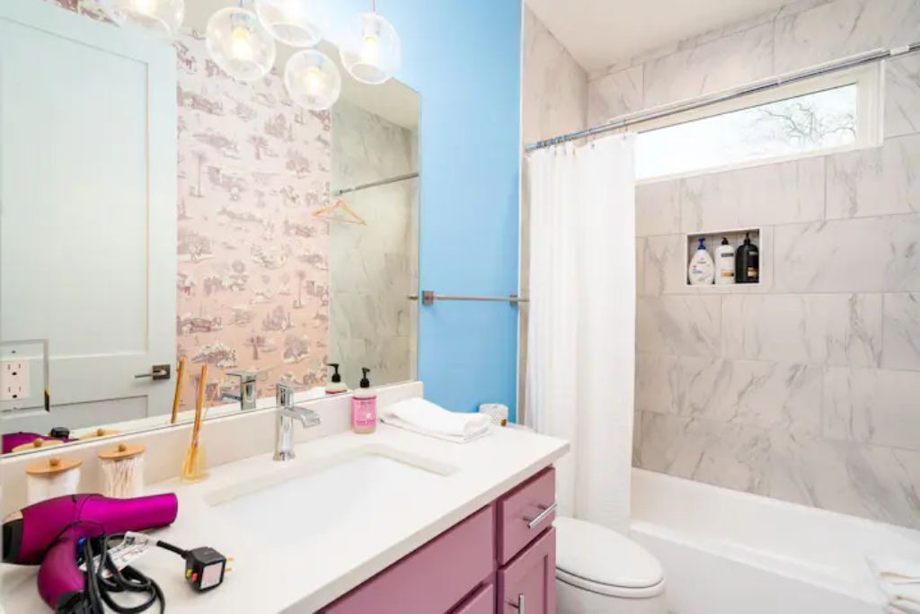 Photo of Bathroom in Govalle