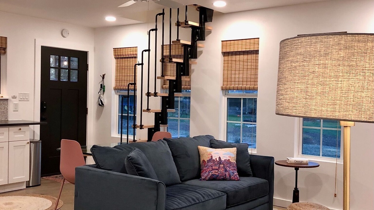 Photo of Livingroom in West Oak Hill