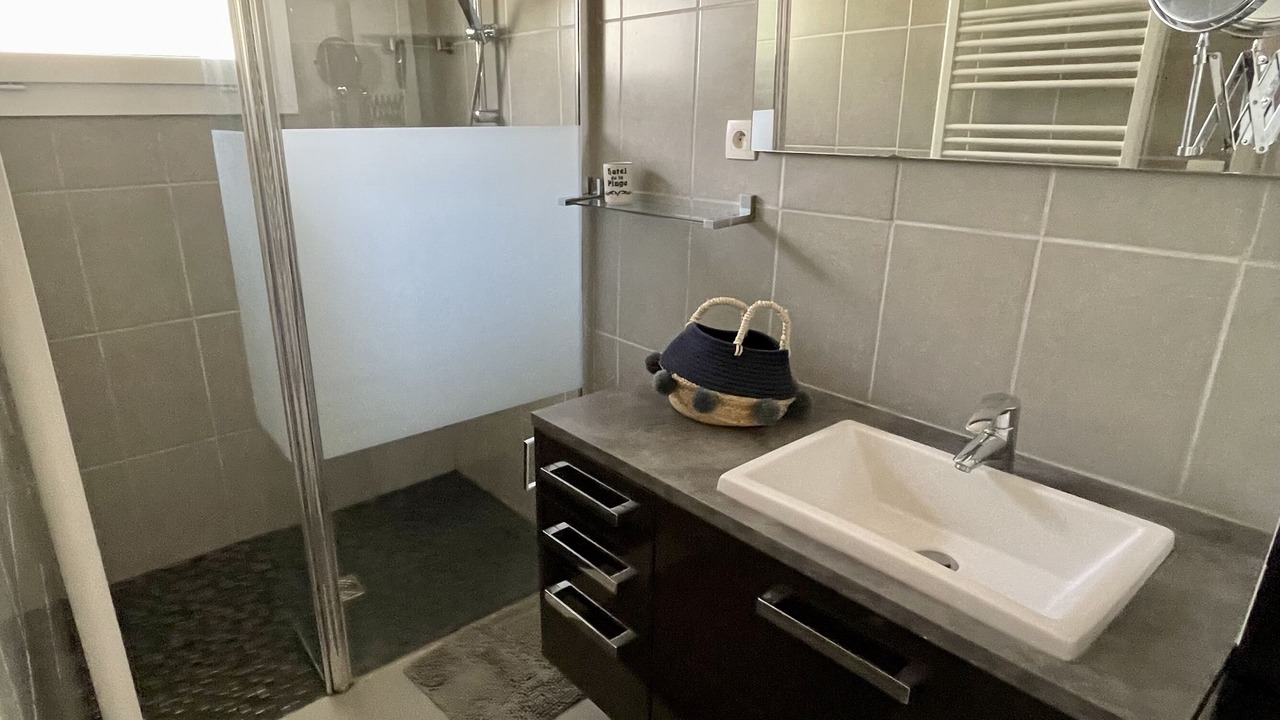 Photo of Bathroom in La Teste-de-Buch