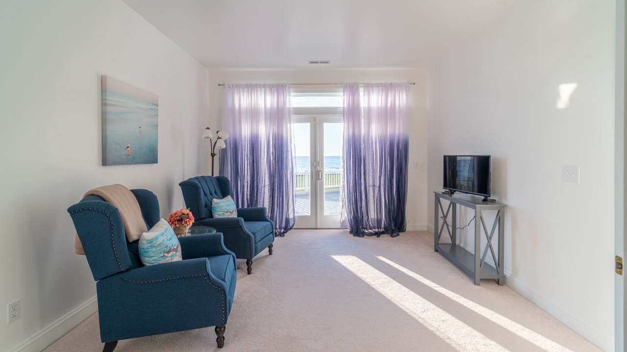 Photo of Livingroom in Davis Wharf