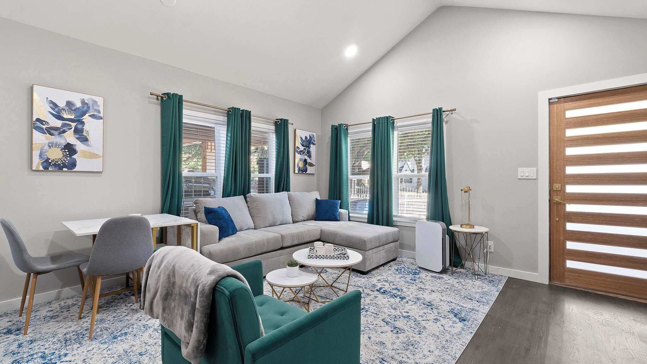 Photo of Livingroom in Oak Cliff