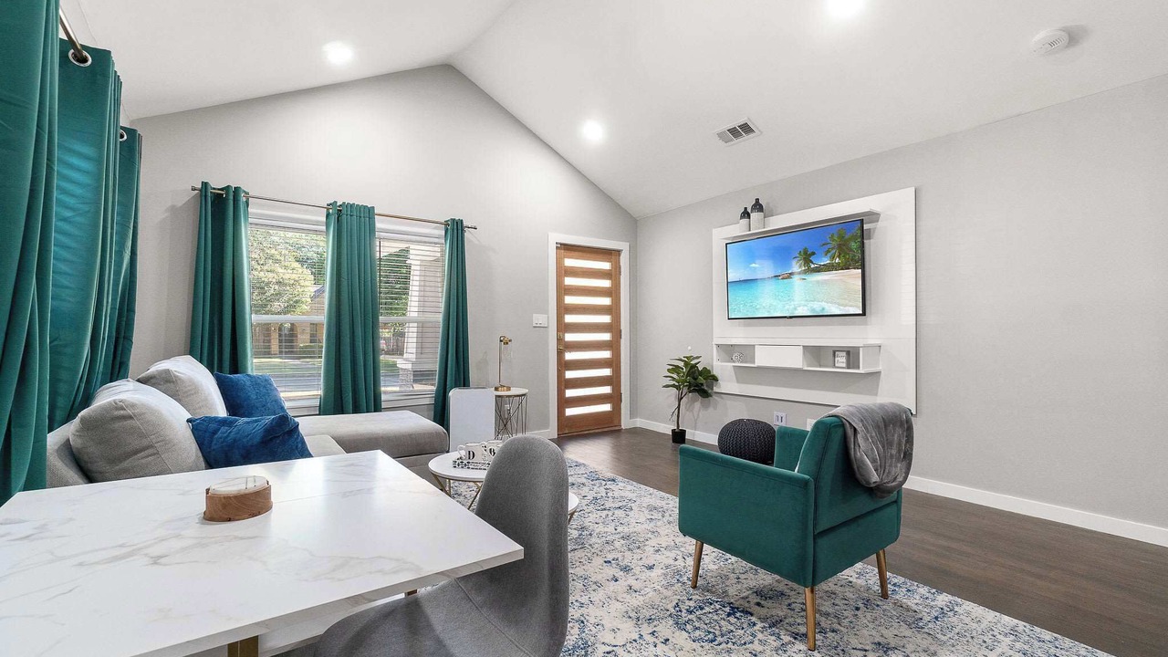 Photo of Livingroom in Oak Cliff