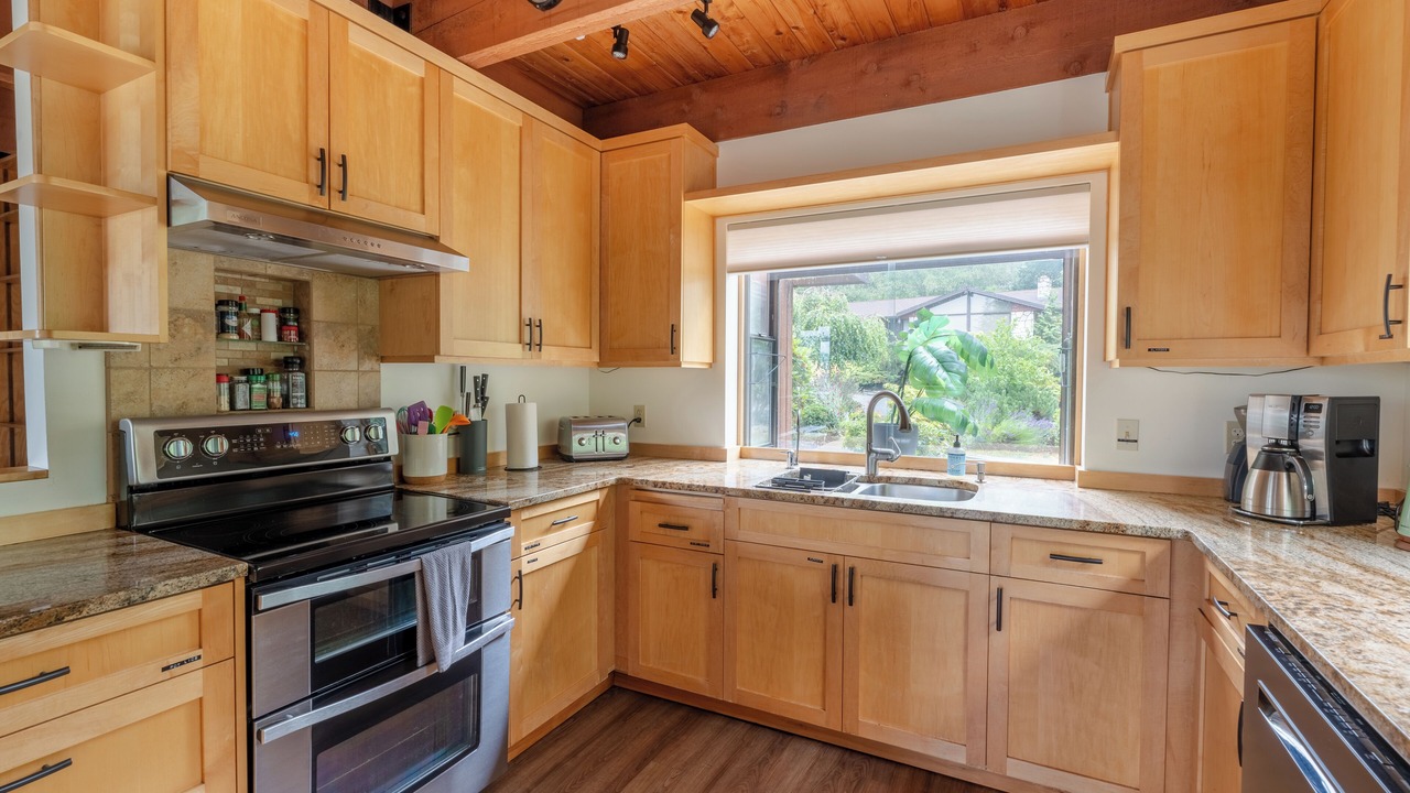 Photo of Kitchen in Oak Harbor