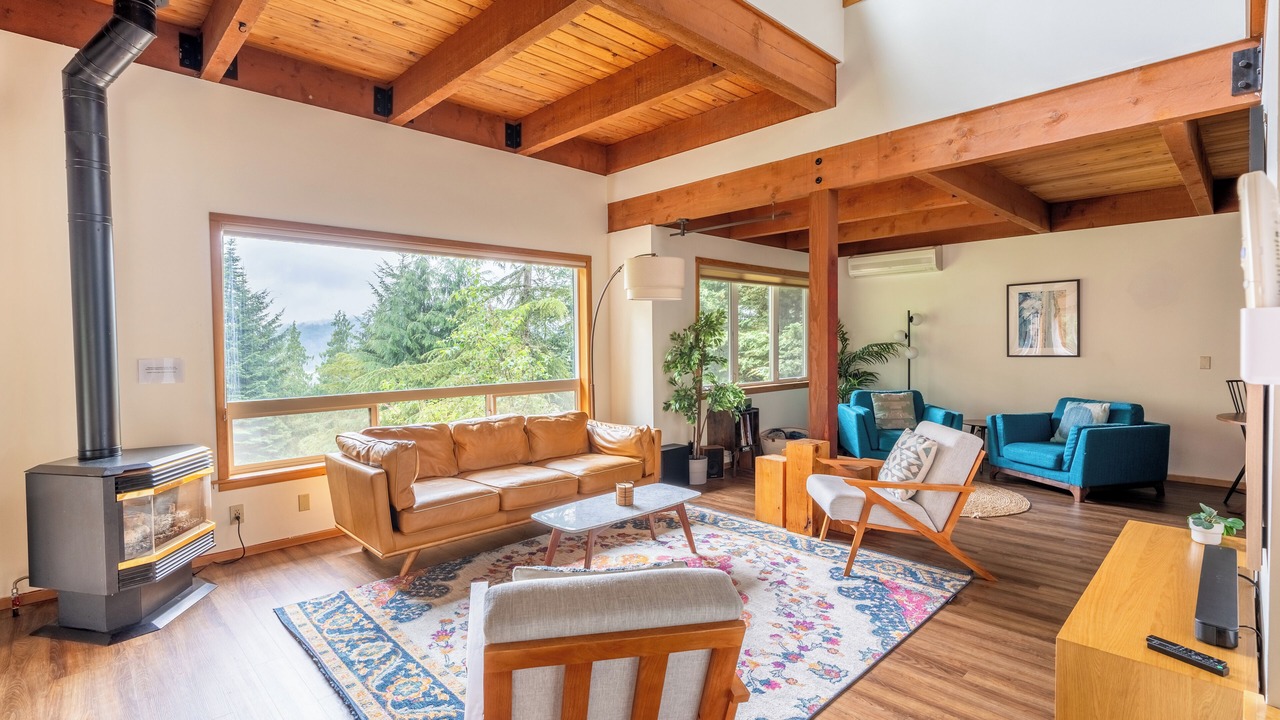 Photo of Livingroom in Oak Harbor