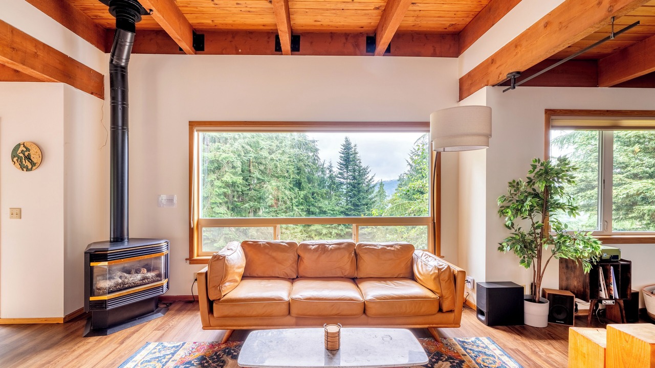 Photo of Livingroom in Oak Harbor