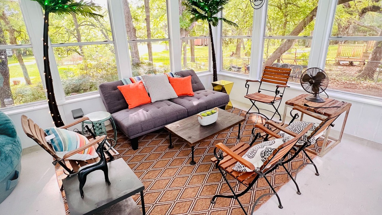 Photo of Livingroom in West Oak Hill