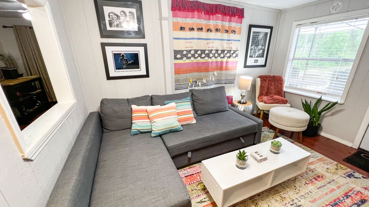 Photo of Livingroom in West Oak Hill