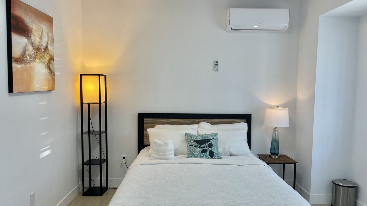 Photo of Bedroom in East Palo Alto
