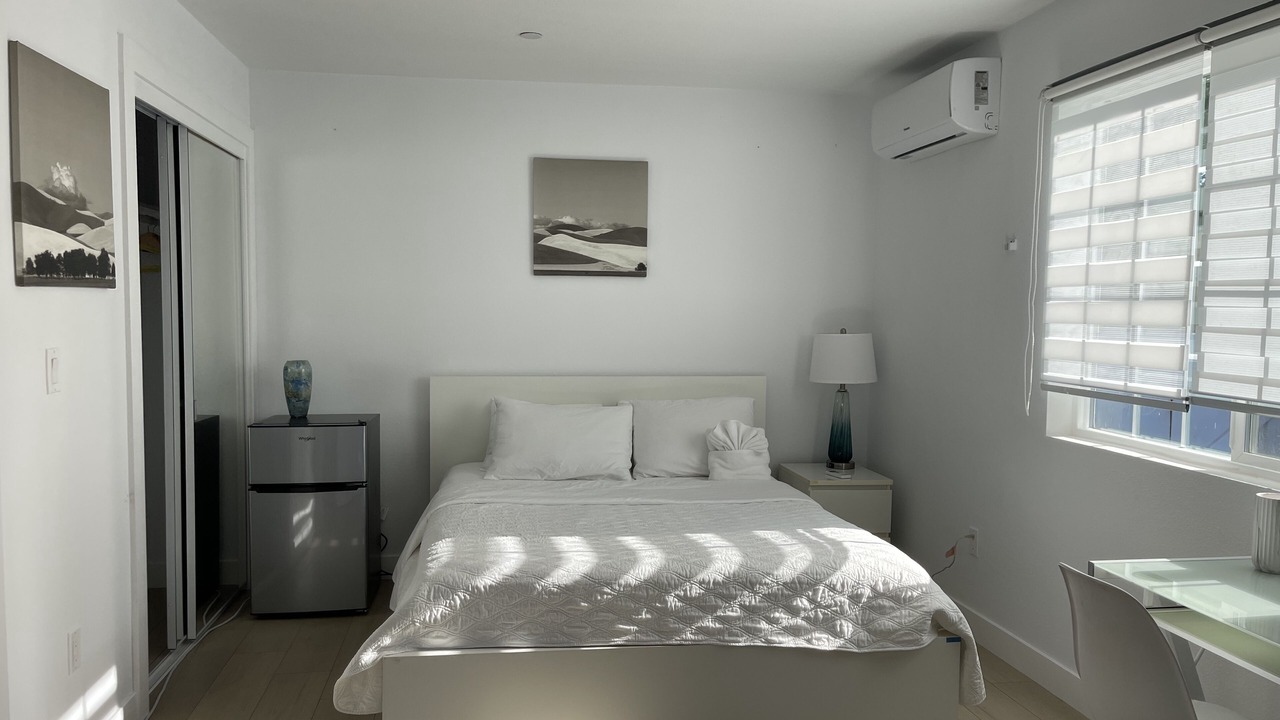 Photo of Bedroom in East Palo Alto