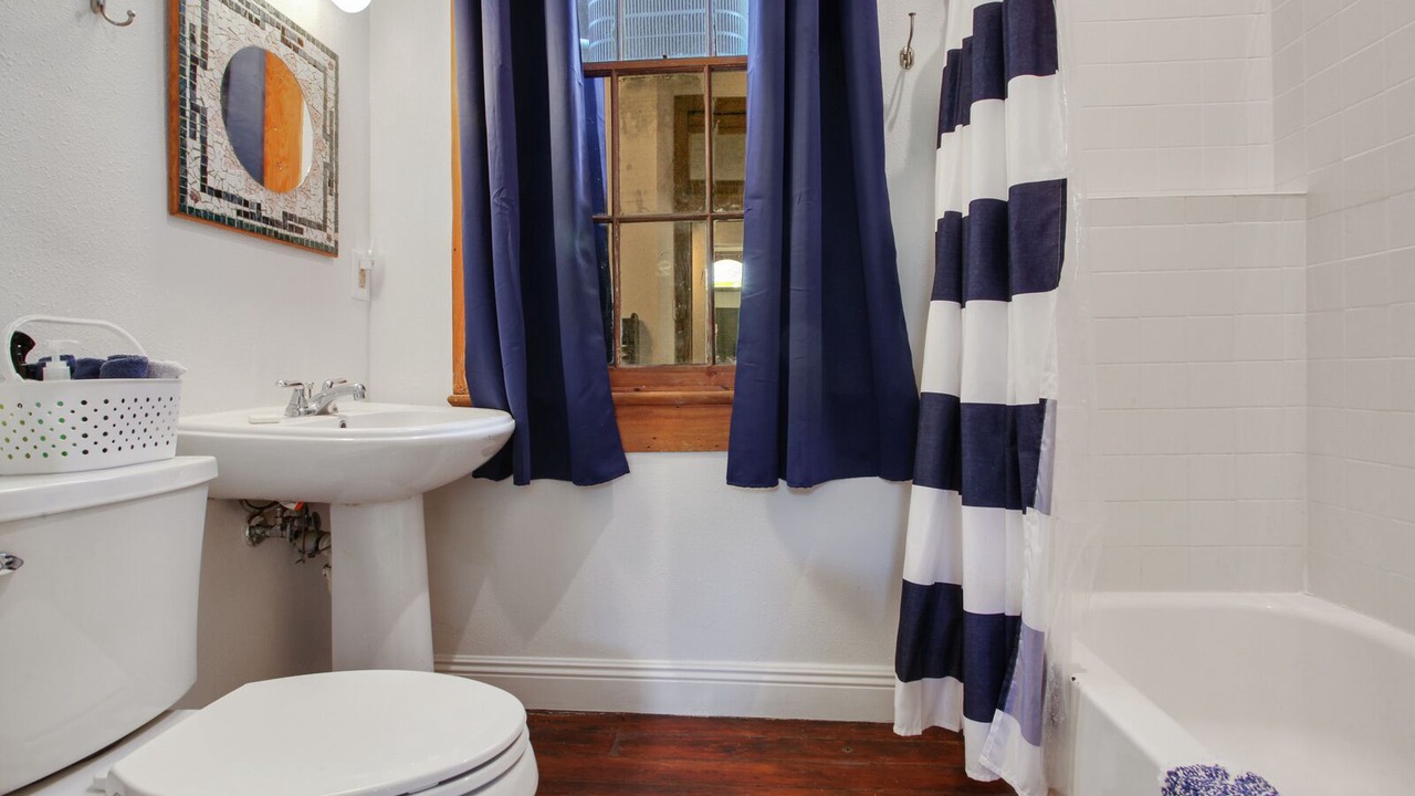 Photo of Bathroom in Freret