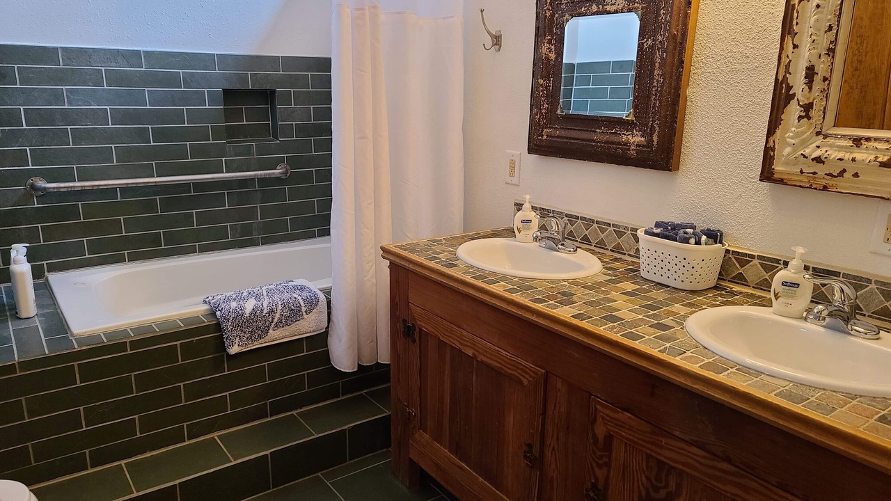 Photo of Bathroom in Freret