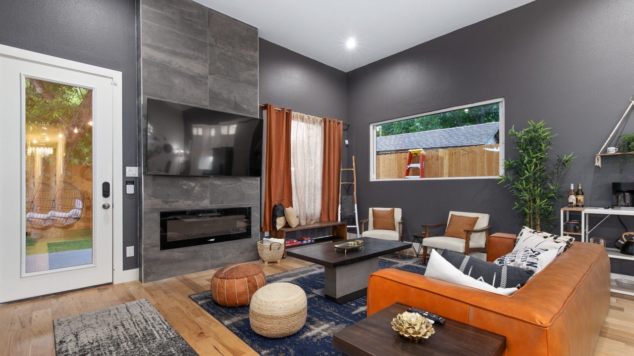 Photo of Livingroom in West Dallas