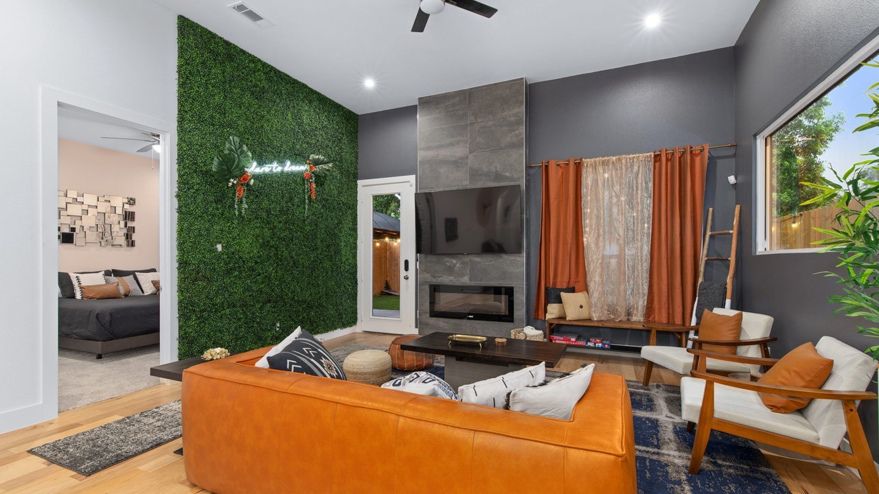 Photo of Livingroom in West Dallas