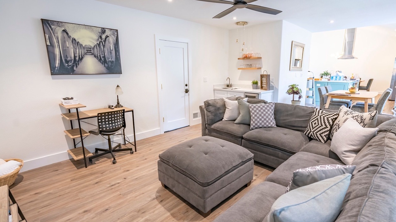 Photo of Livingroom in Napa