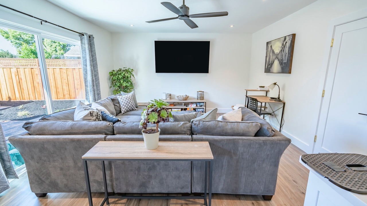 Photo of Livingroom in Napa