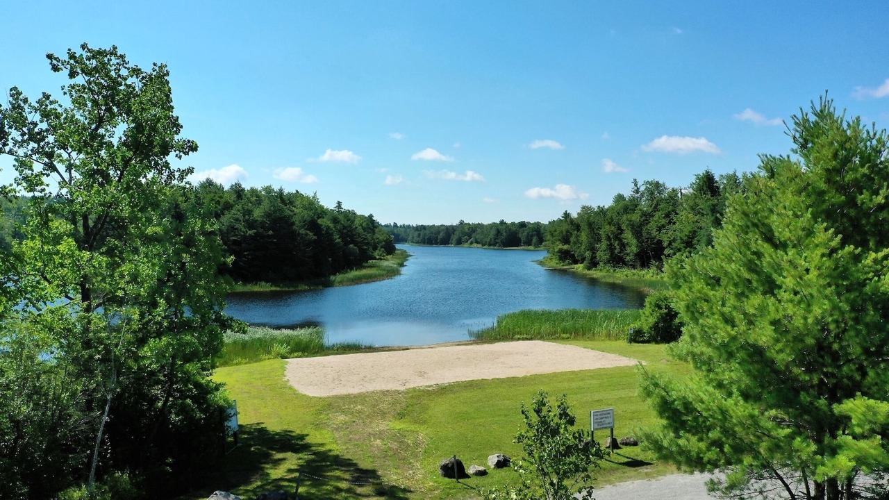 Photo of Others in Becket