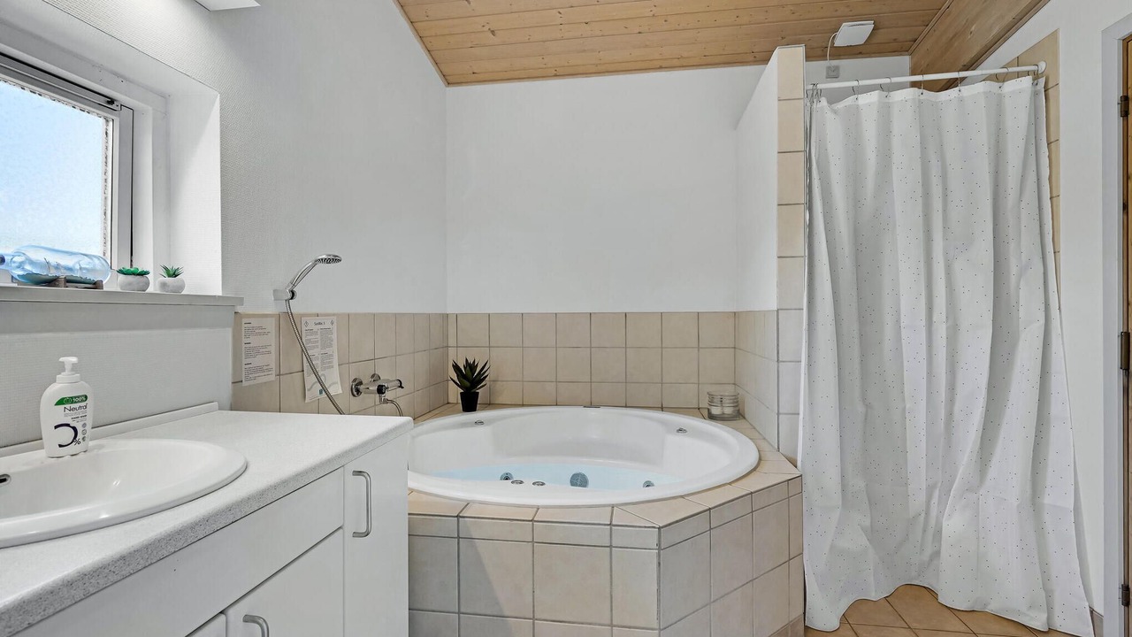 Photo of Bathroom in Faaborg