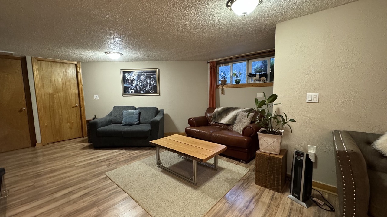 Photo of Livingroom in Deer Island