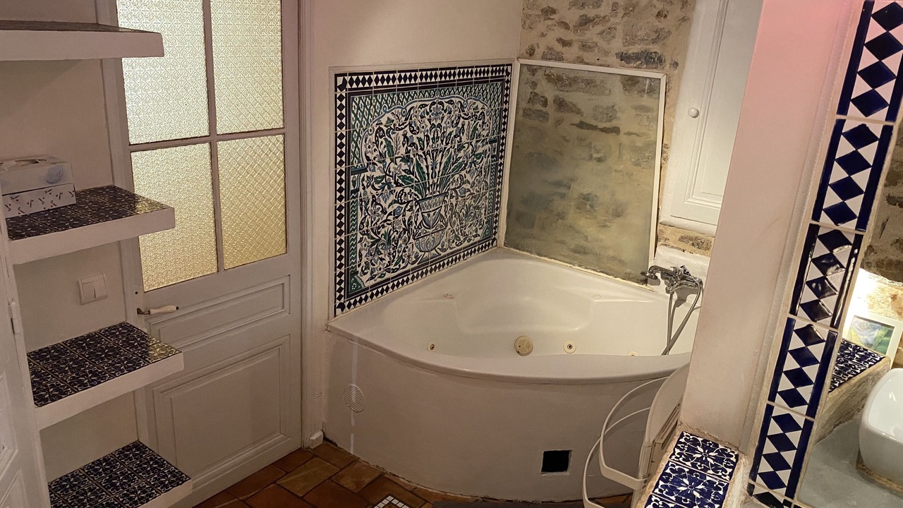 Photo of Bathroom in Hyeres City Centre