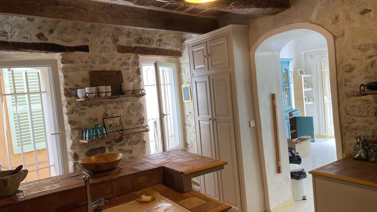 Photo of Bathroom in Hyeres City Centre