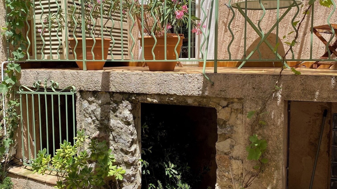 Photo of Patio Balcony in Hyeres City Centre