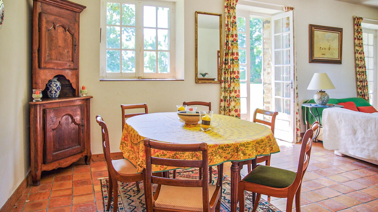 Photo of Bedroom in Janailhac