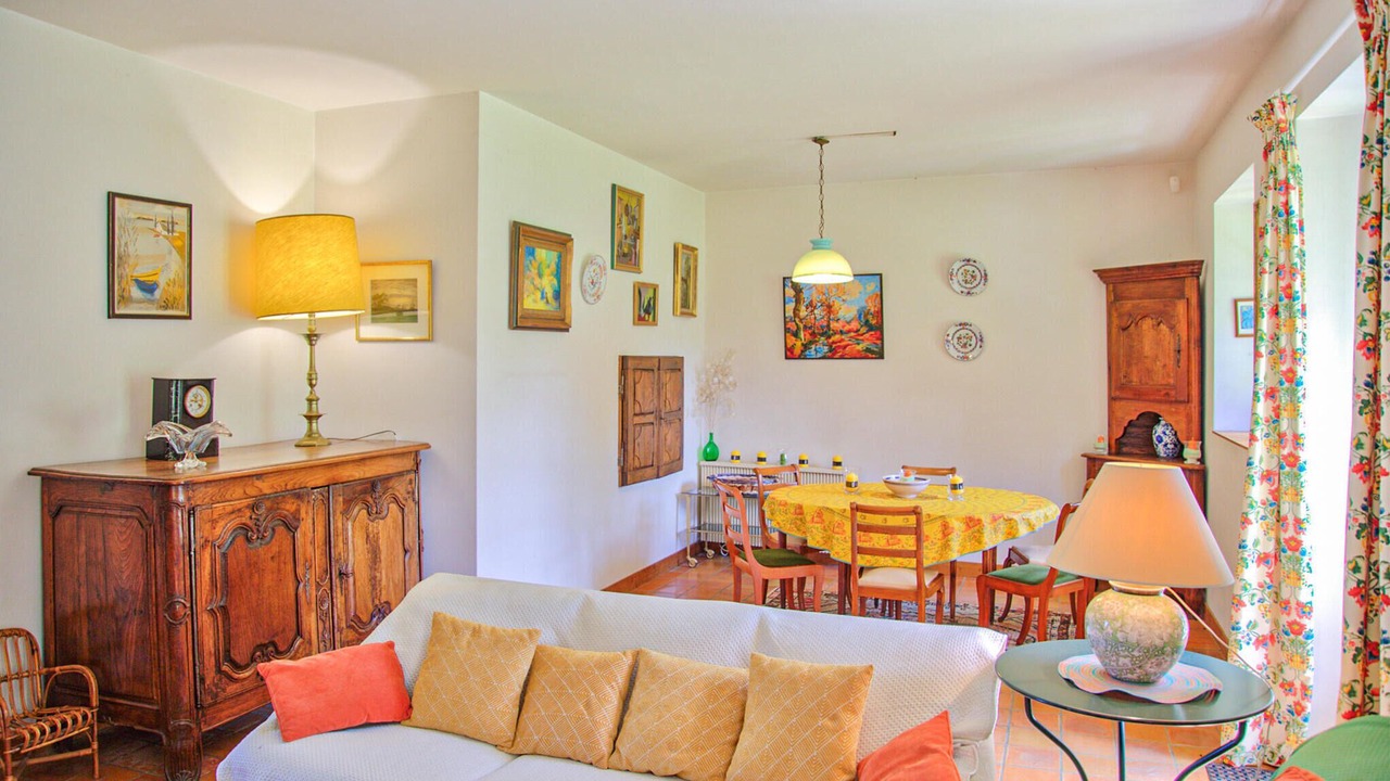 Photo of Bedroom in Janailhac