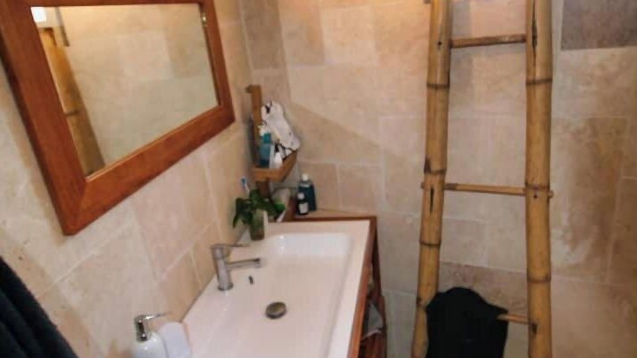 Photo of Bathroom in Saint-Martin-de-Londres