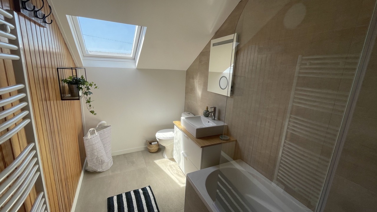 Photo of Bathroom in Gonneville-sur-Mer