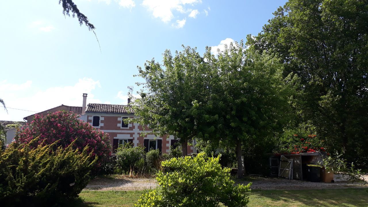 Photo of Outdoor in Berson