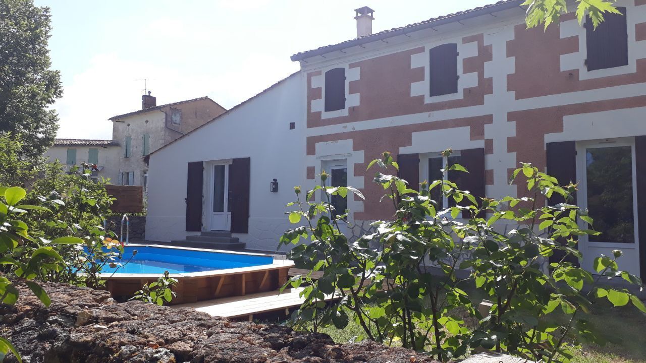 Photo of Outdoor in Berson