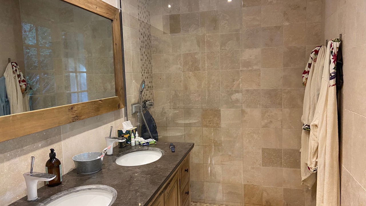Photo of Bathroom in Ablon