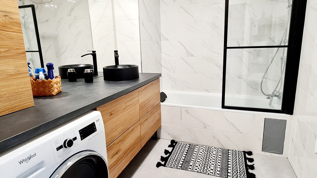 Photo of Bathroom in Le Bourget
