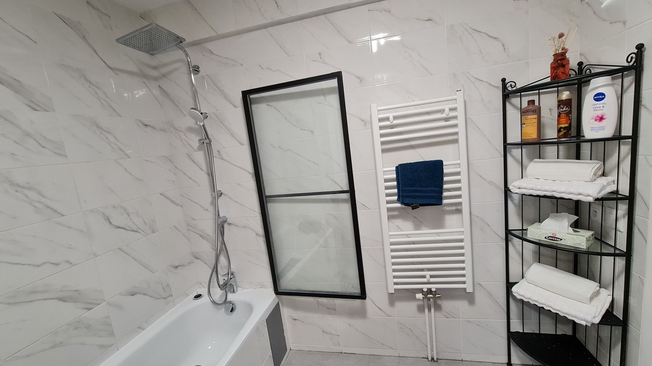 Photo of Bathroom in Le Bourget