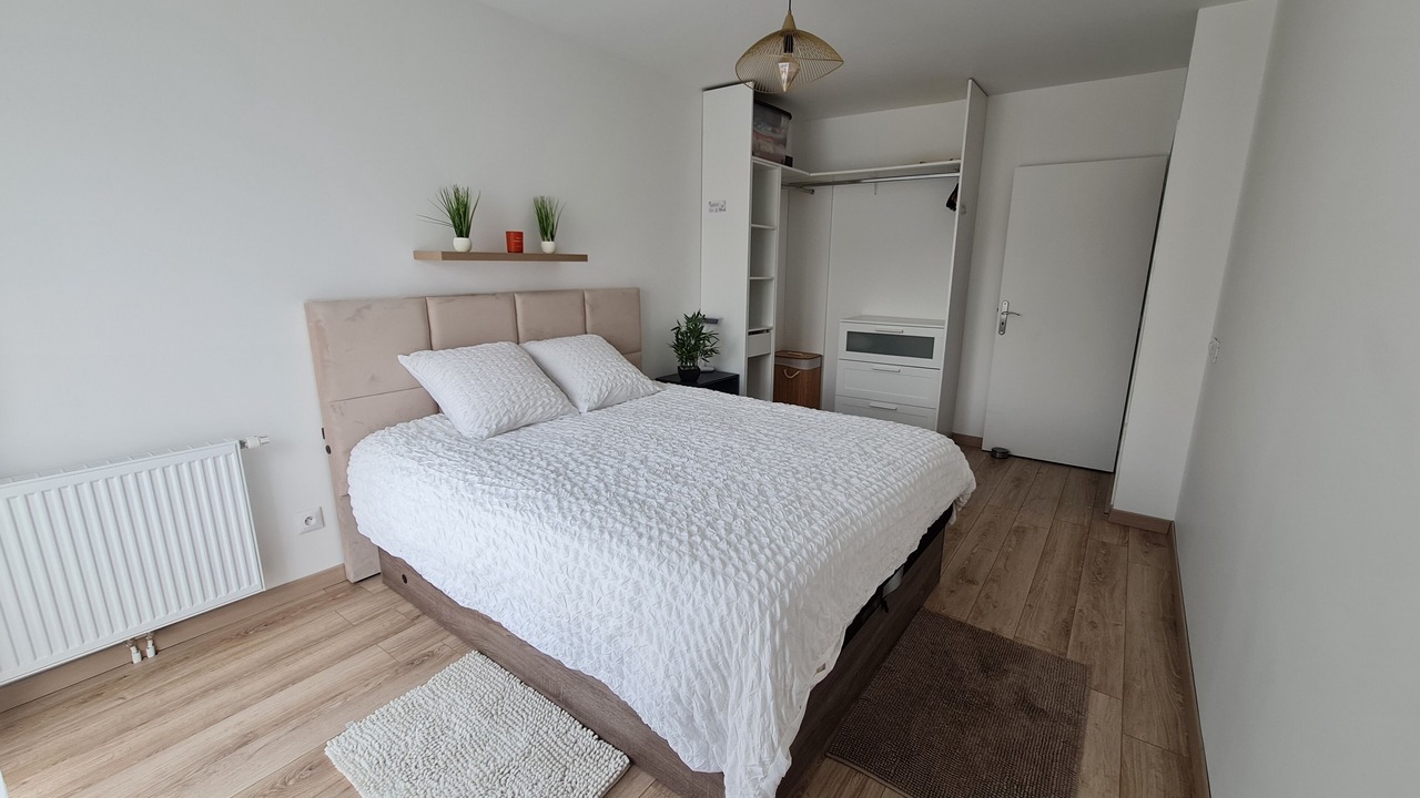 Photo of Bedroom in Le Bourget