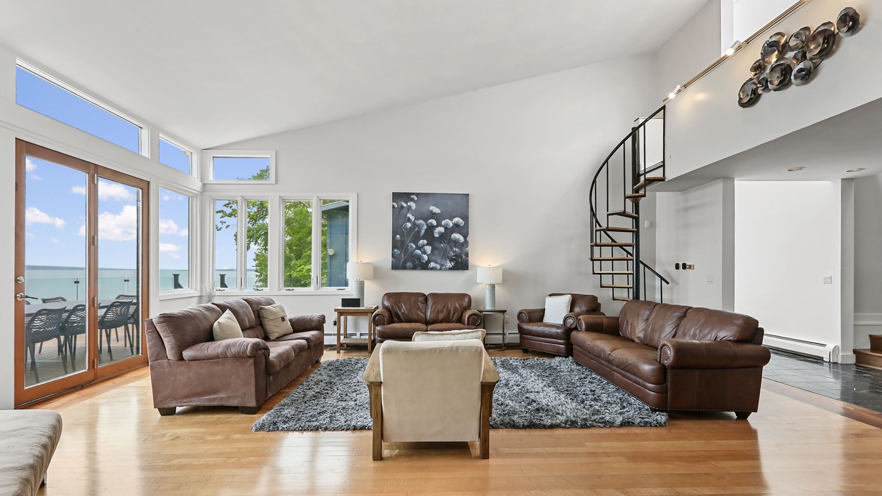 Photo of Livingroom in Town of Varick
