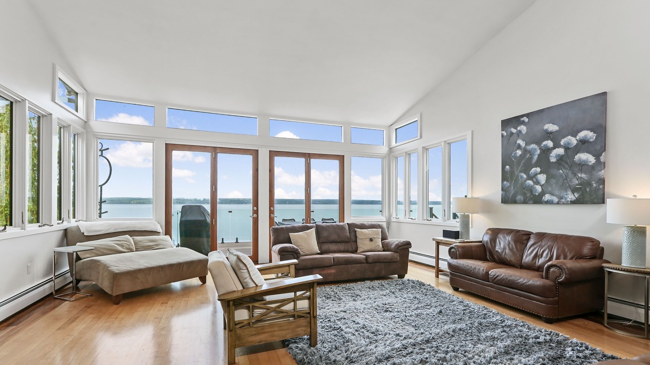 Photo of Livingroom in Town of Varick