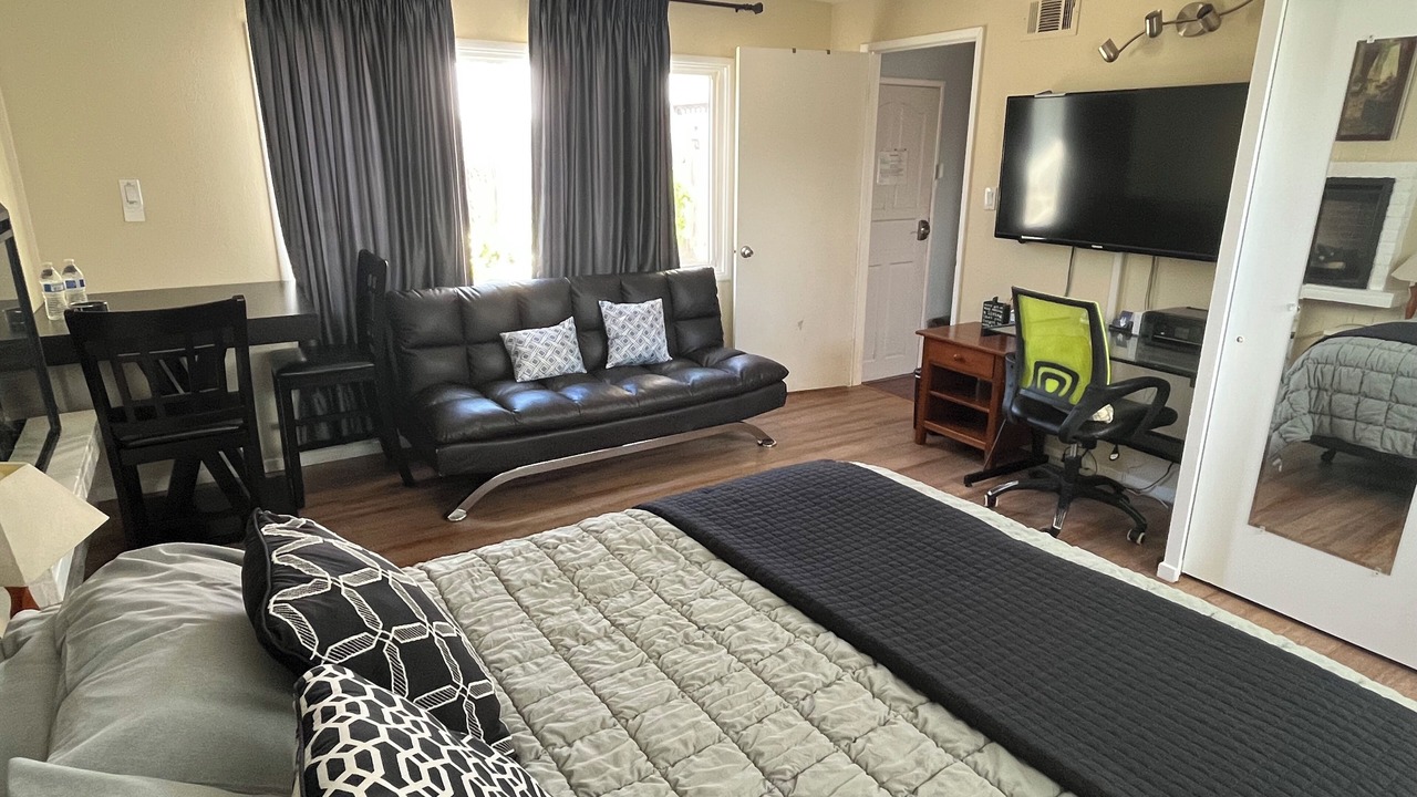 Photo of Livingroom in Westlake