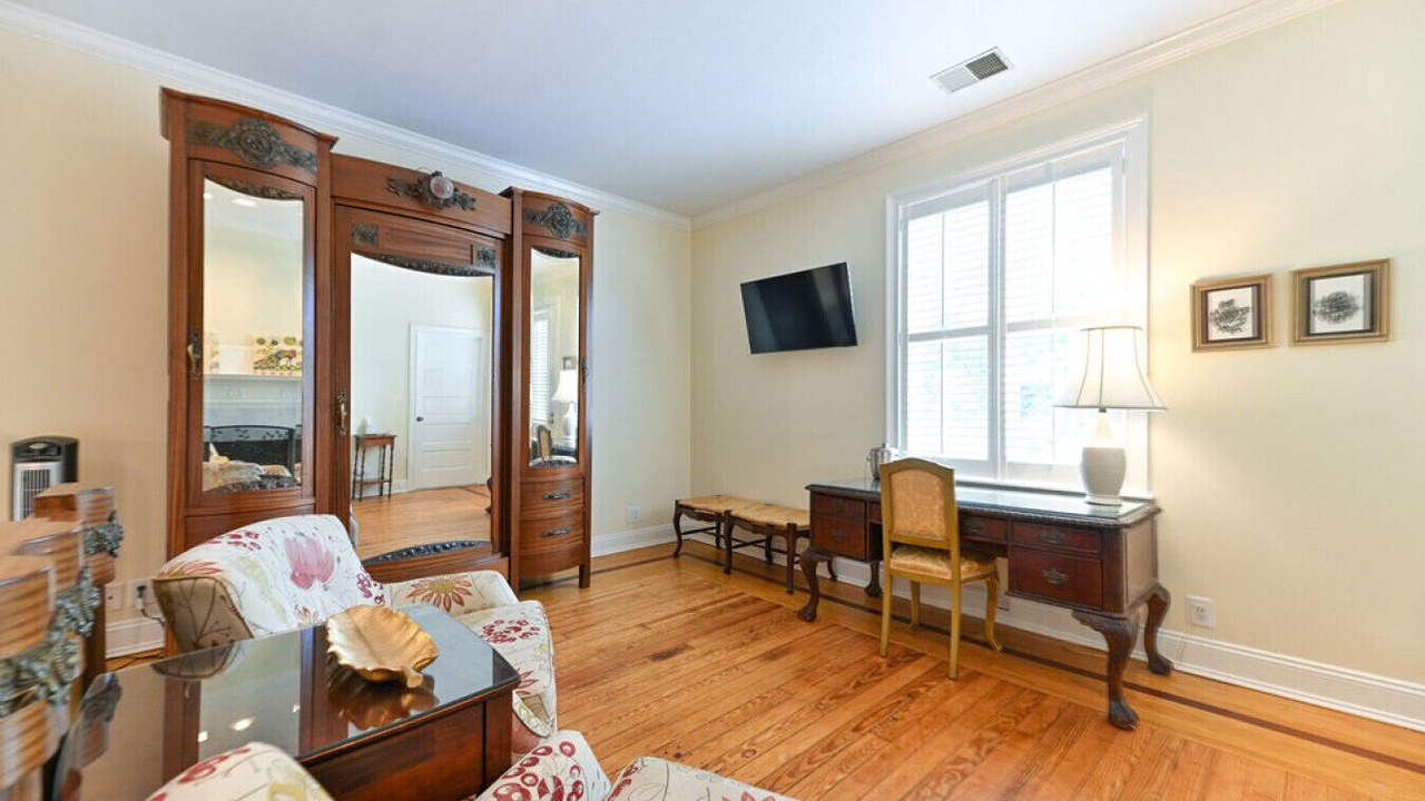 Photo of Livingroom in Edenton