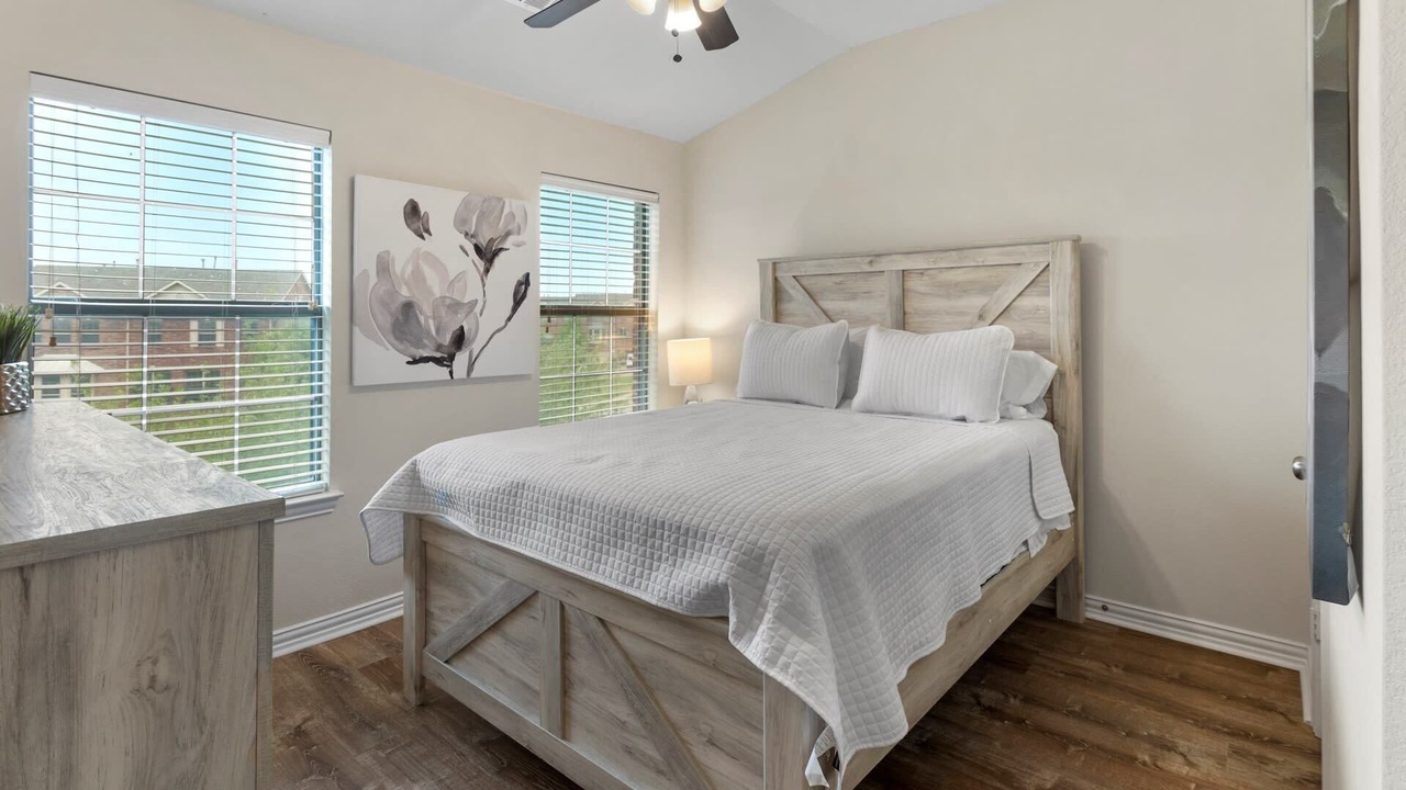 Photo of Bedroom in Lewisville