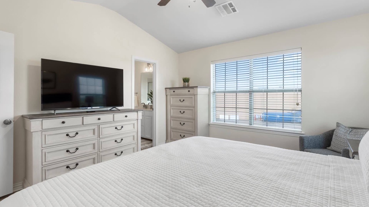 Photo of Bedroom in Lewisville