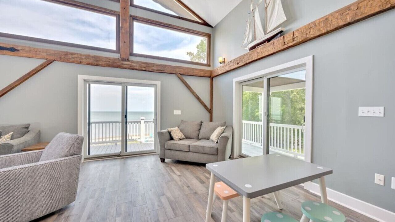 Photo of Livingroom in Port Austin