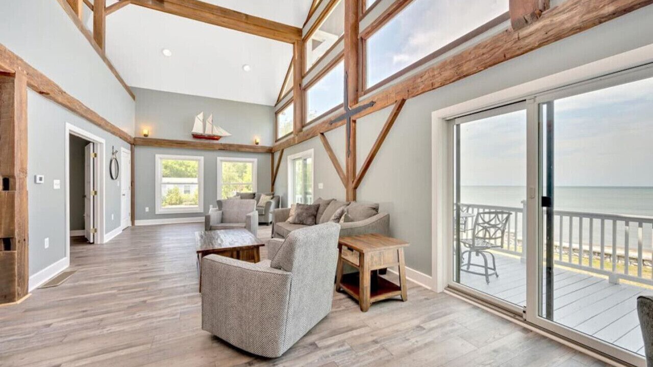 Photo of Livingroom in Port Austin