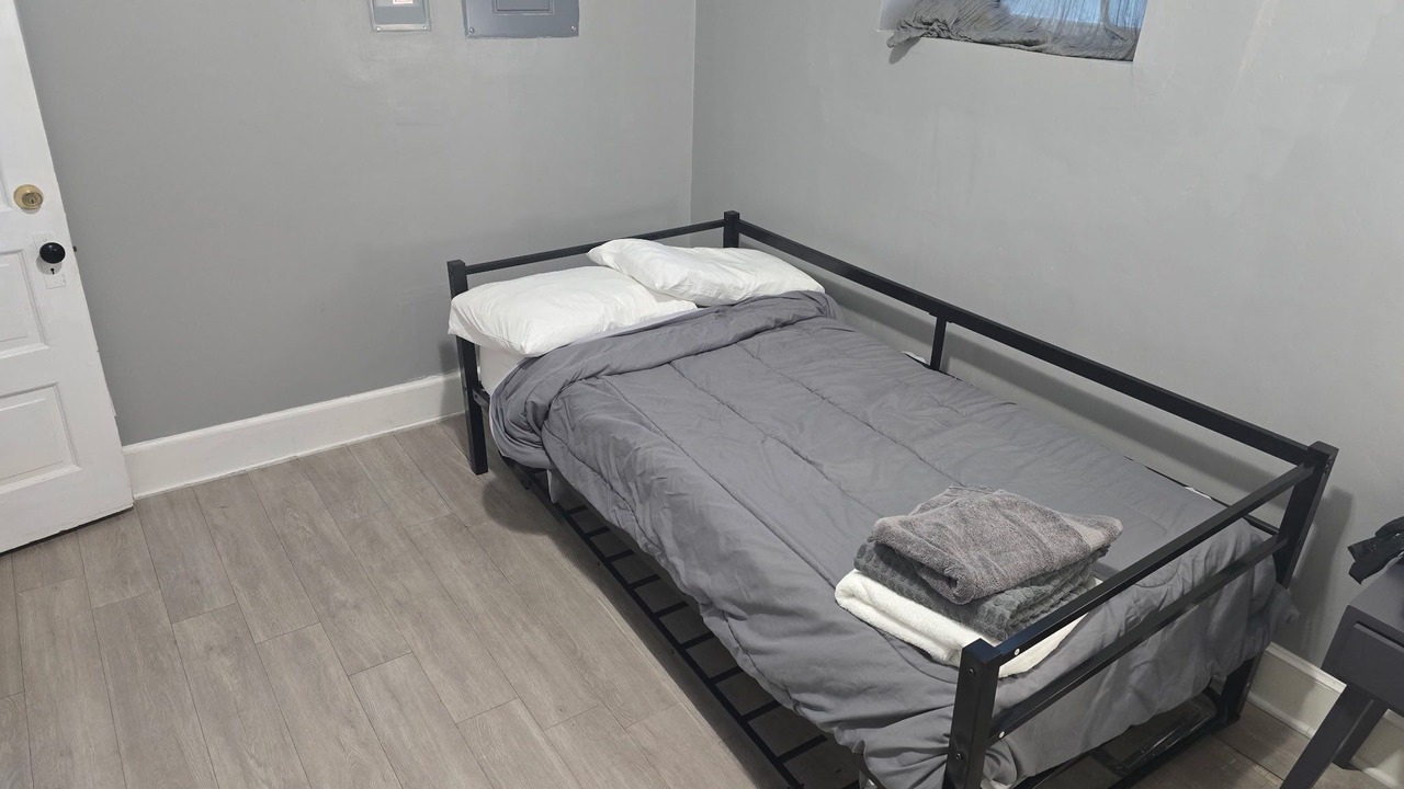 Photo of Bedroom in West Plaza