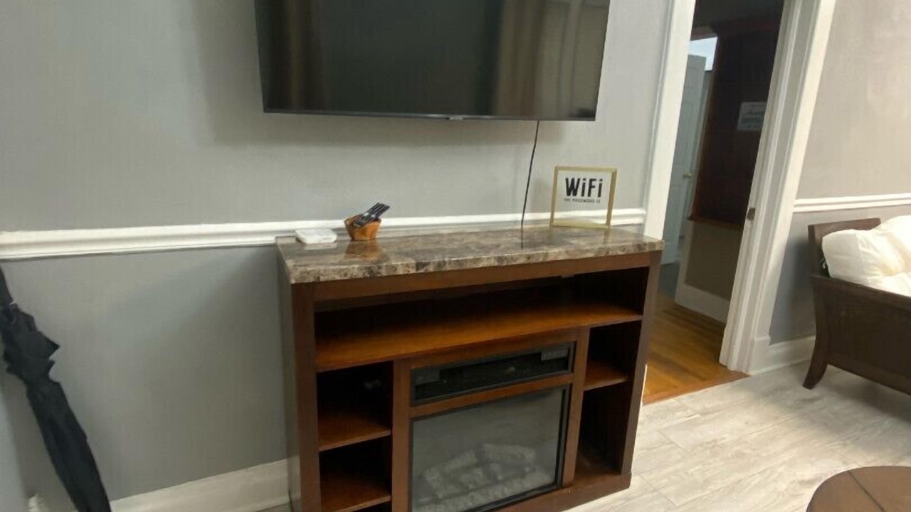 Photo of Livingroom in West Plaza