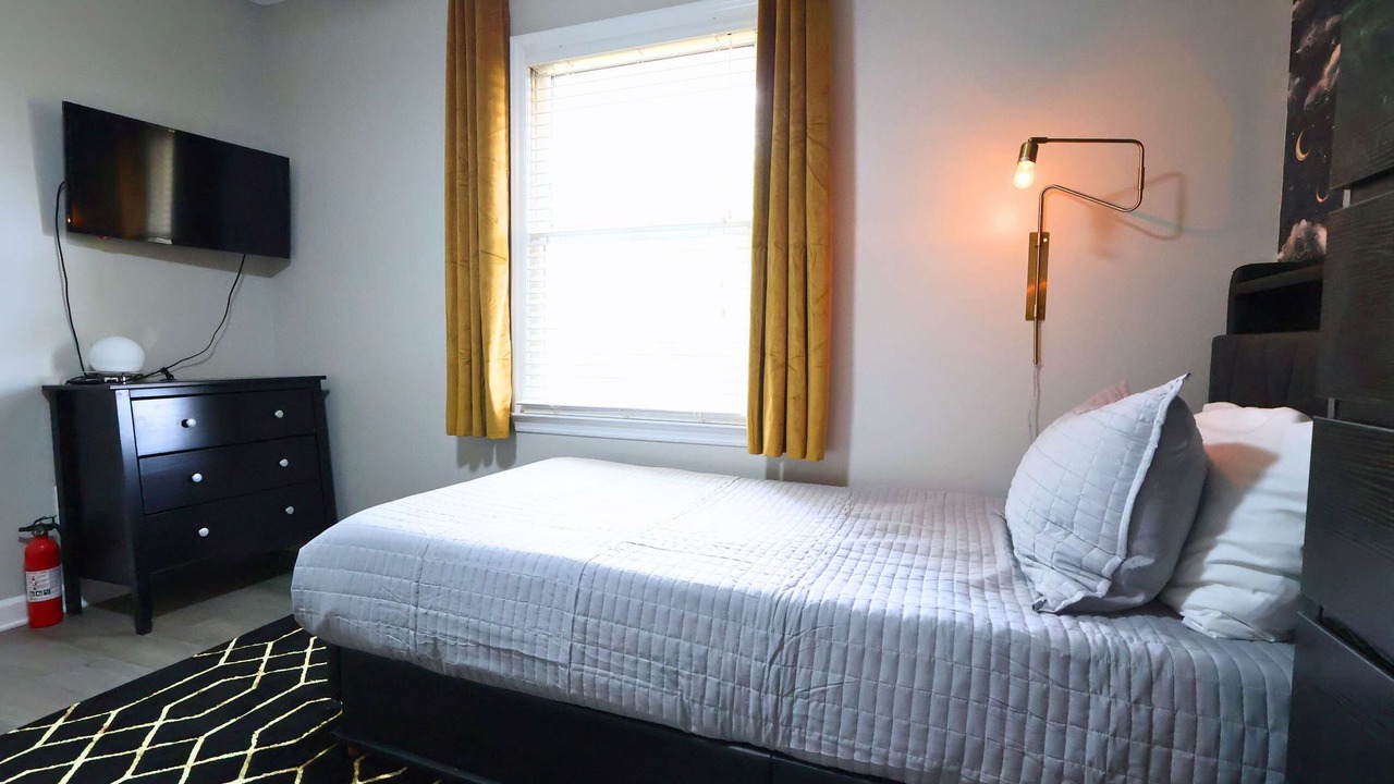Photo of Bedroom in Apex