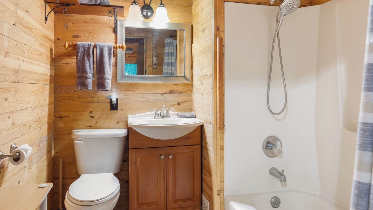 Photo of Bathroom in Shell Knob