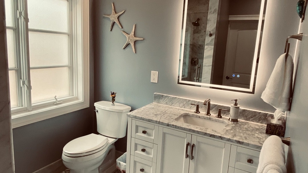 Photo of Bathroom in Del Monte Forest