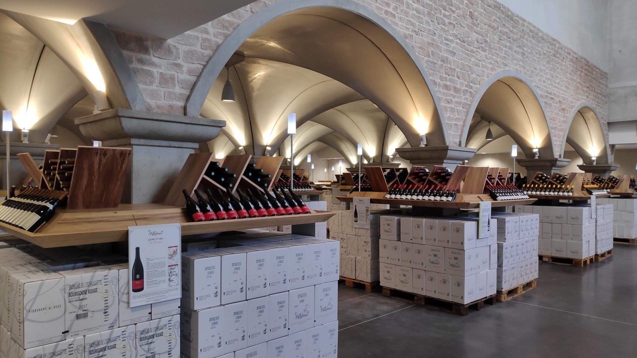 Photo of Others in Buxy