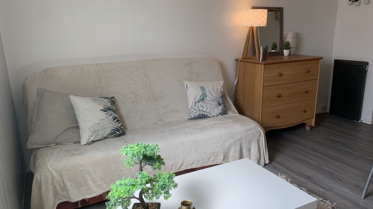 Photo of Livingroom in Claude Decaen